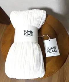 PLEATS PLEASE BASIC MADAME-T SMALL ホワイト - メルカリ