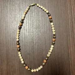 天然石と金属ビーズのネックレス