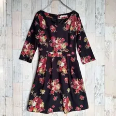 美品　ロイヤルパーティー　膝丈ワンピース　フレア　ブラック　花柄