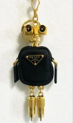 美品　プラダ　ロゴ ミニポーチ チャーム　イヤホンケース　ブラック 美品 プラダ PRADA ナイロン ミニポーチ バッグチャーム コイン