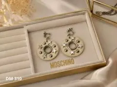 MOSCHINO ロゴ スターイヤリング 大ぶり ヴィンテージのサムネイル