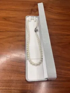 パール風ネックレス