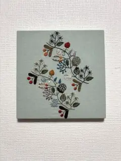 刺繍　手刺繍　ファブリックパネル　種の模様　Seed 樋口愉美子