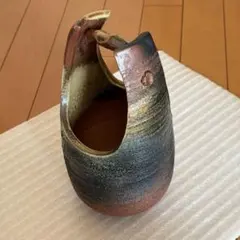 信楽焼　陶器製持ち手付き花差し