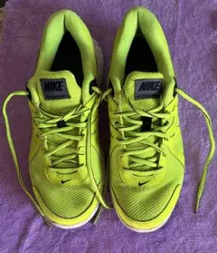 NIKE Revolution 蛍光イエロースニーカーのサムネイル