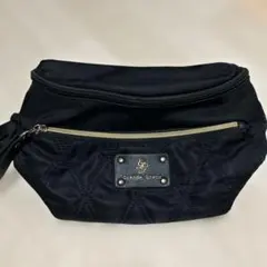 【grandegrace】お財布機能付き キルティング　ボディバッグ　ブラック
