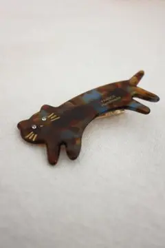 新品　フランス猫型アクリルヘアクリップ