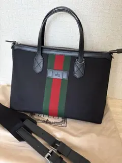 Gucci ブラック トートバッグ ストライプ2way￼