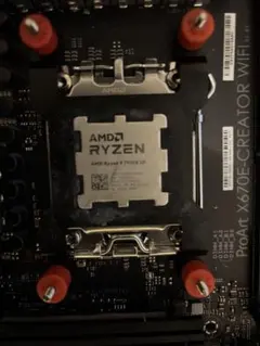 AMD Ryzen 9 7950X3D とマザーボードのサムネイル