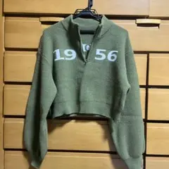 オリーブグリーン ショート丈ハーフジップ ニットセーター 1956 DAZY