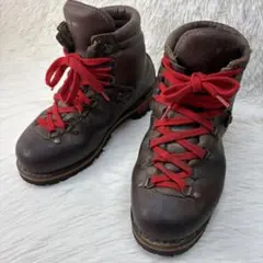 Item thumbnail for item b2b7fe20-bb56-4ec0-8e07-f8ee392ddb2a