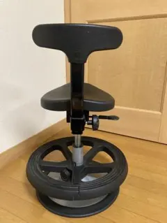ayur-chair アーユルチェア レッド 足置きリング付 学習イス - メルカリ