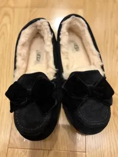 UGG 黒 モカシン リボン付き