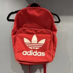 adidas 赤 バックパック