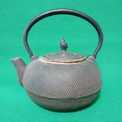 南部鉄瓶 昭和レトロ 口径約8cm 胴径約15cm 高さ約15cm 内部錆あり 南部鉄瓶 昭和レトロ 口径8cm 胴径15cm 高さ15cm 内部錆あり 現状品