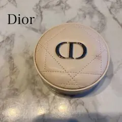 Dior ディオールスキン フォーエヴァー クッションパウダー ラベンダー