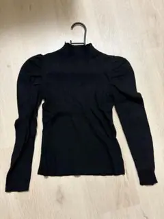 黒リブ編みハイネックニット