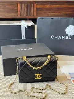 CHANEL ブラックショルダーバッグ ミニサイズ