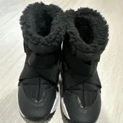 16.5センチ　NIKE ファー付きブラックブーツ