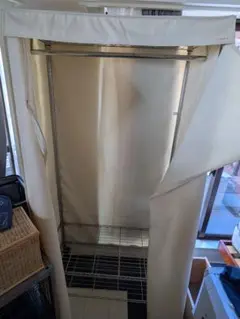 カバー付き衣服用スチールラック