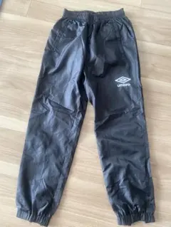 キッズ　umbro ブラック ピステパンツ　130サイズ
