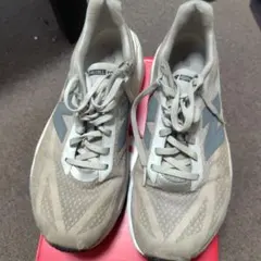 New Balance FuelCell Rebel v5 27cmのサムネイル