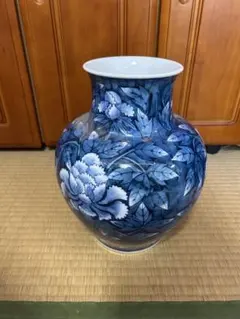【柴田岳山】色鍋島の伝統　名窯　伊万里鍋島　柴田岳山作　染錦岩牡丹絵　花瓶 柴田岳山】色鍋島の伝統 名窯 伊万里鍋島 柴田岳山作 染錦岩牡丹絵