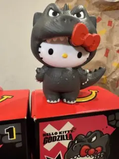 【値下げ】Hello Kitty × Godzilla フィギュア1個新品
