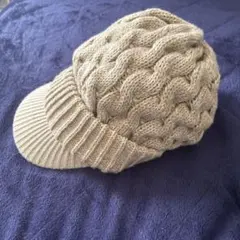 ベージュ ニットキャップ　レディース