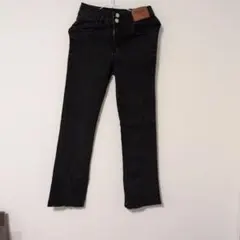 ブラックスリムフィットデニムパンツ