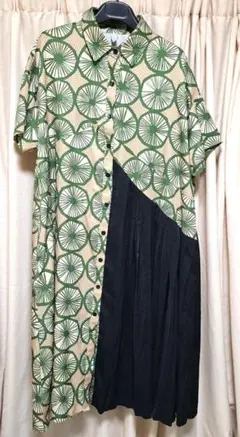 緑と黒のシャツワンピース 半袖