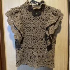 ZARA レース編みフリルノースリーブブラウントップス　後ろボタン