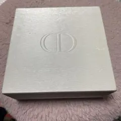 Dior ギフトボックス ホワイト