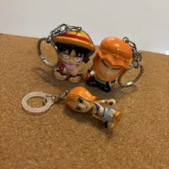 平成レトロ×3つset！ルフィ＆ゾロ＆ナミ めじるしアクセサリー＆キーホルダー