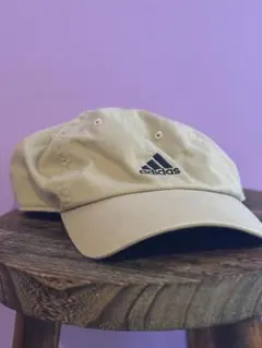 adidas キャップ beige