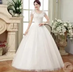 ホワイトAラインウェディングドレス