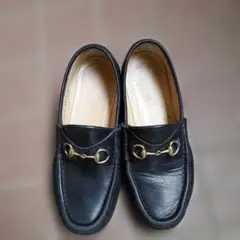 黒のレザー ローファー ゴールド金具