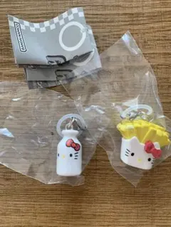 2点セット　ハローキティ　サンリオ　めじるしアクセサリー　ポテト　ミルク