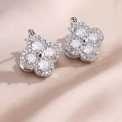 写真より実物の方が可愛い！超一級品！最高品質モアサナイト ピアス Ptメッキ