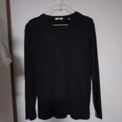 UNIQLO ブラック 長袖 Tシャツ