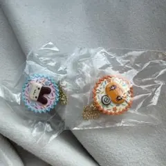 カップケーキ型キーホルダー2個セット みみっち　めめっち