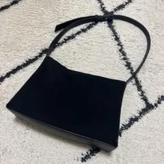 美品　POIK nugu ミニマル ブラック ショルダーバッグのサムネイル