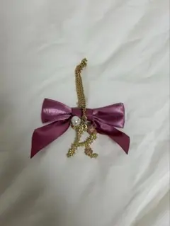 Maison de FLEUR イニシャルチャーム Rのサムネイル