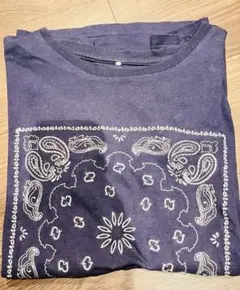 ikka ペイズリー柄 半袖Tシャツ ネイビー Lサイズのサムネイル