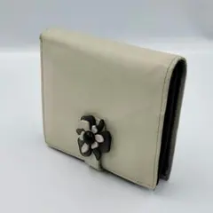 フルラ　FURLA 花の装飾付きベージュレザー二つ折り財布