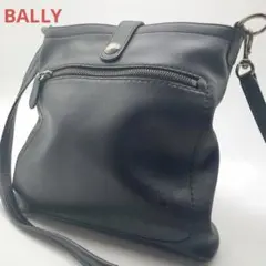 BALLY バリー レザーショルダーバッグ 黒 赤 パンチング BALLY バリー レザーショルダーバッグ 黒 赤 パンチング - メルカリ