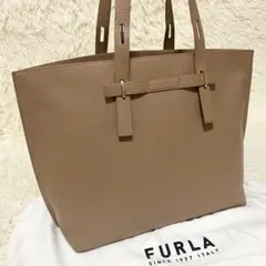 【新品同様】 フルラ ジョーヴェ トート オールレザー A4収納