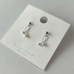 新品未使用　スイングパールピアス　nyunyu