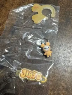 TWICE LOVERYS アクリルカラビナフロッキーマスコット ガチャ ジヒョ