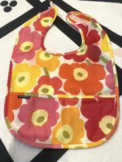 f*u様 【マリメッコ】お食事エプロン スタイ ウニッコ柄（※汚れあり）